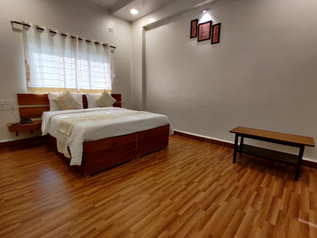 Hotel Surya Grande Kudal  Zewnętrze zdjęcie